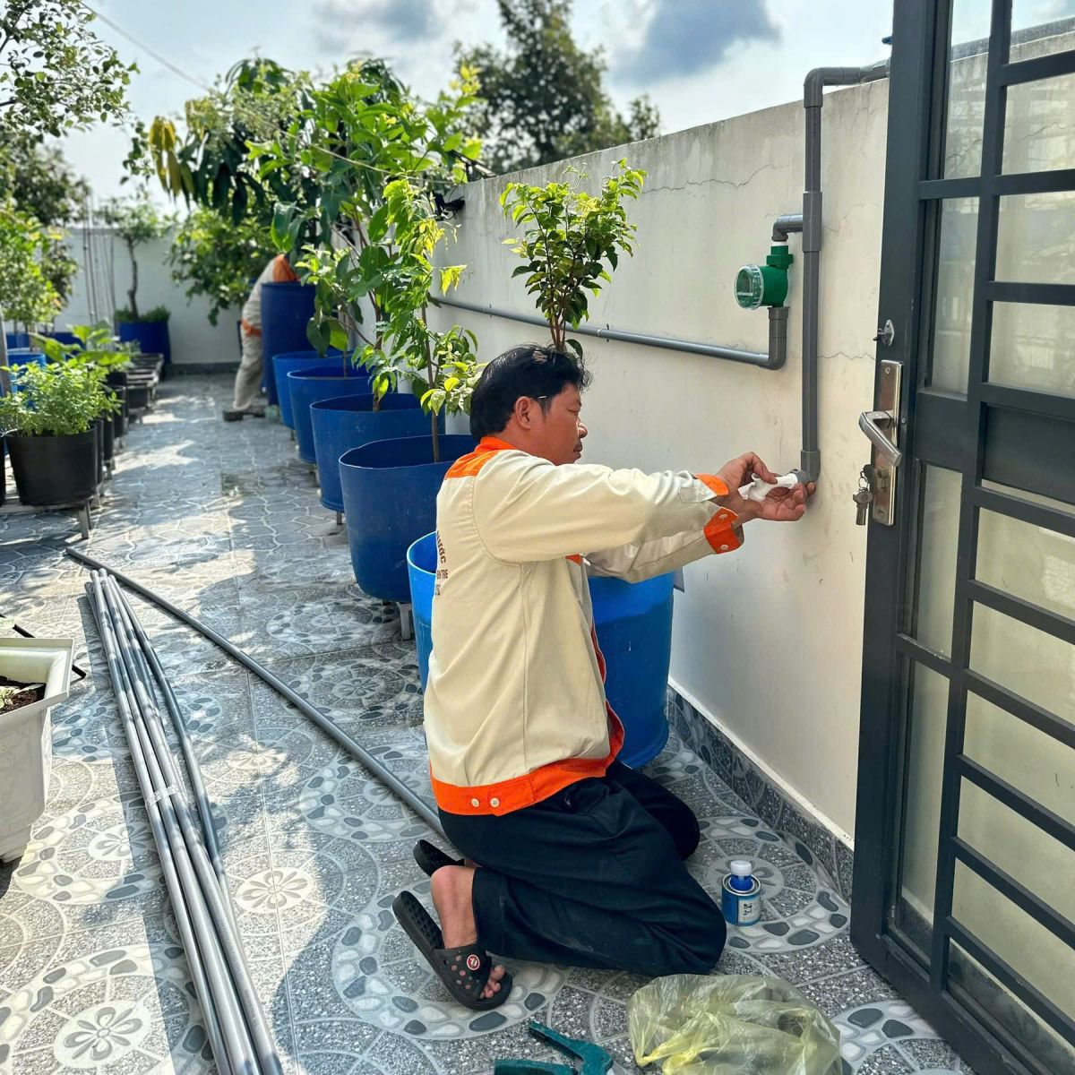  hệ thống tưới tự động sân thượng